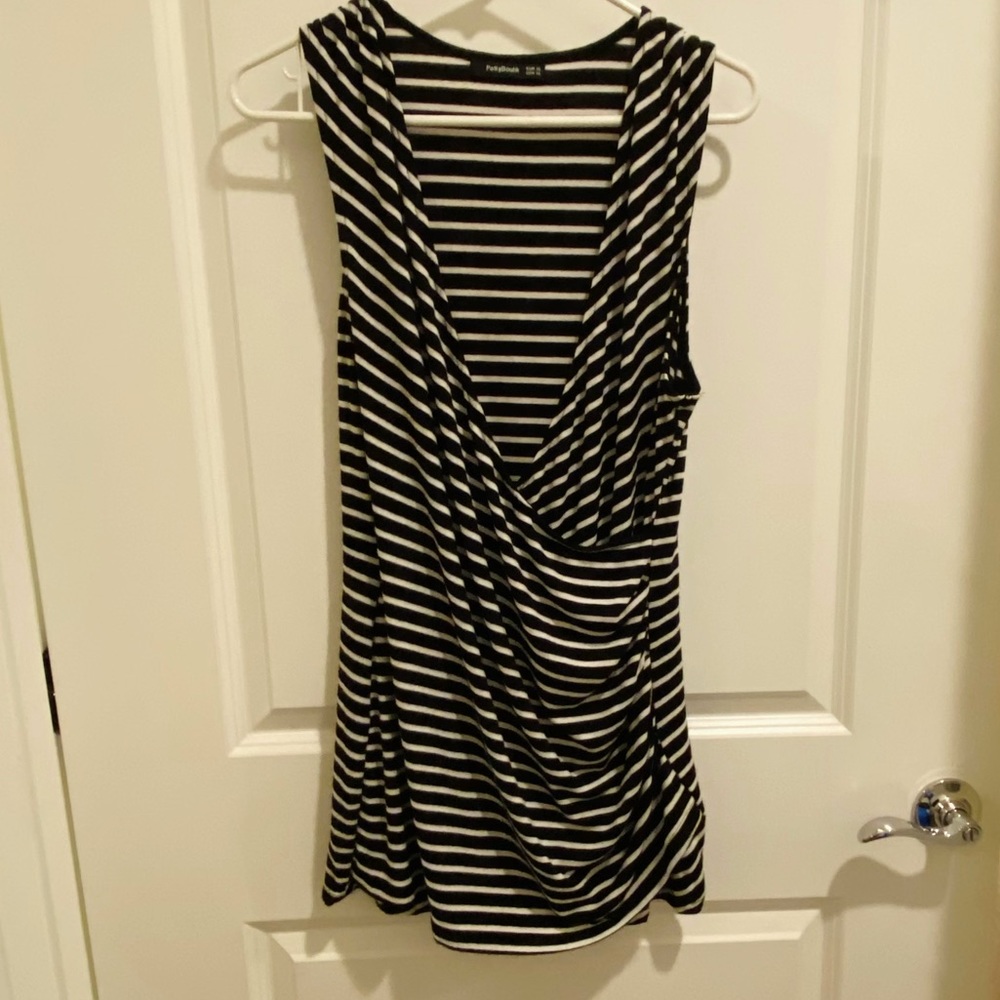 🖤 PattyBoutik XL Sleeveless Black & White Top